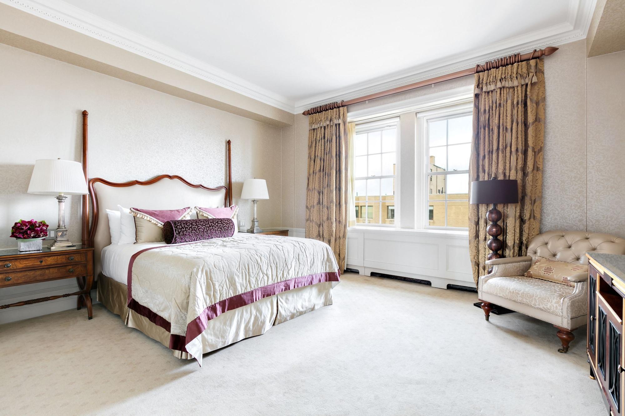 The Pierre, A Taj Hotel, New York Kültér fotó A bedroom