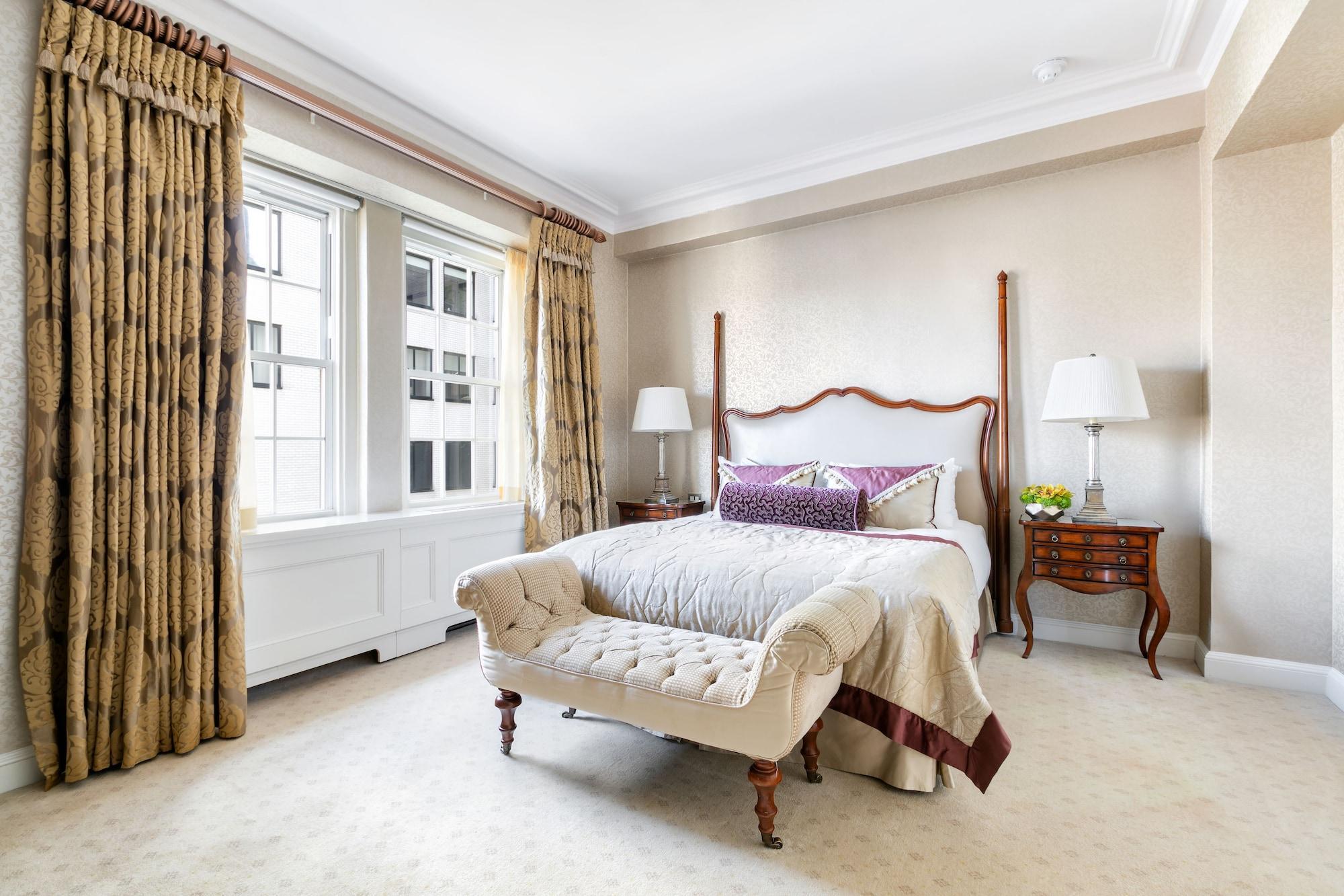 The Pierre, A Taj Hotel, New York Kültér fotó A bedroom