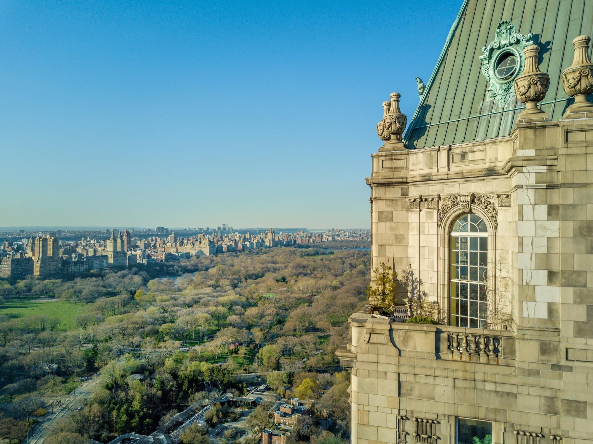The Pierre, A Taj Hotel, New York Kültér fotó View of Central Park from the top of the Dakota