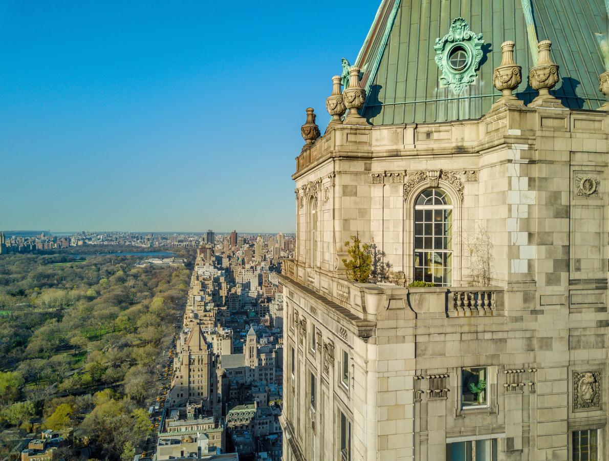 The Pierre, A Taj Hotel, New York Kültér fotó View of Central Park from the top of the building